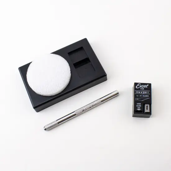 Knife Holder with #11 Blade Dispenser {3}