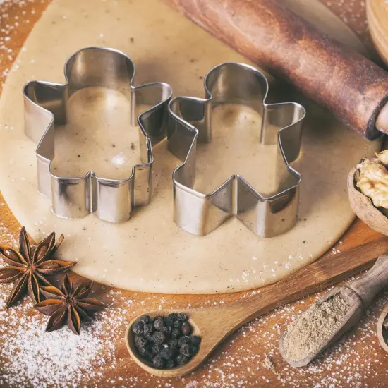 6-Piece Gingerbread Man Cutter Set - Family Boy & Girl Shapes {5}