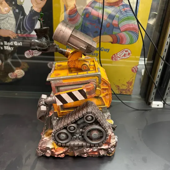 WALL-E Master Craft Table Top Statue {5}