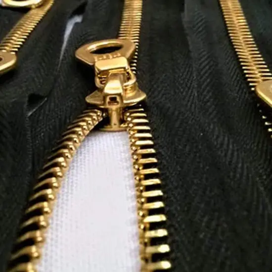 Zipper &ndash; Black 6MM Gold Plated Two-Way Separating 27.5" for Jackets {4}