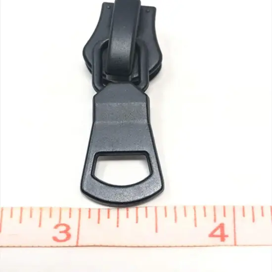 Zipper Pull &ndash; Square Glossy Metal 8MM in Dull Black {2}