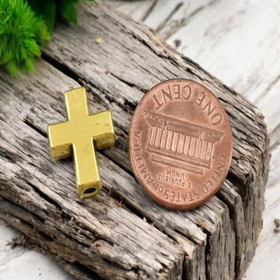 *20* 15x12mm Antique Gold Cross Beads {4}