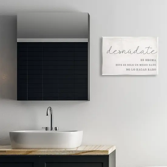 Stupell Industries Solo un Medio Ba&ntilde;o Wall Plaque Art {2}