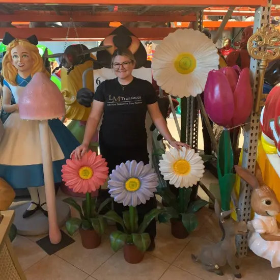 Small White Daisy In Pot Flower Statue {3}