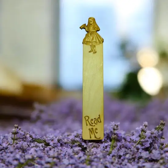 Bookmark - Alice - Read Me - Bookmark {4}