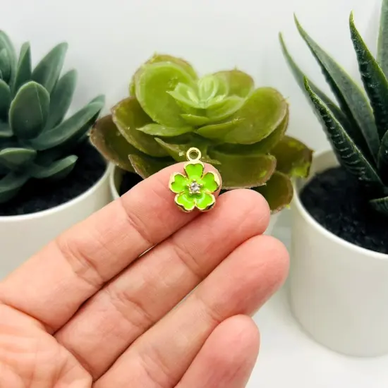 1, 4, 20 or 50 Pieces: Green Flower with Rhinestone {2}