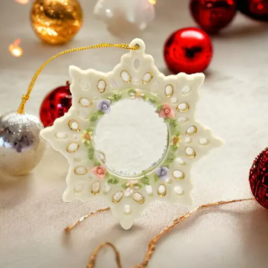 Ceramic Snowflake Ornament, Home D&eacute;cor, Gift for Her, Gift for Mom, Kitchen D&eacute;cor, Christmas D&eacute;cor {1}