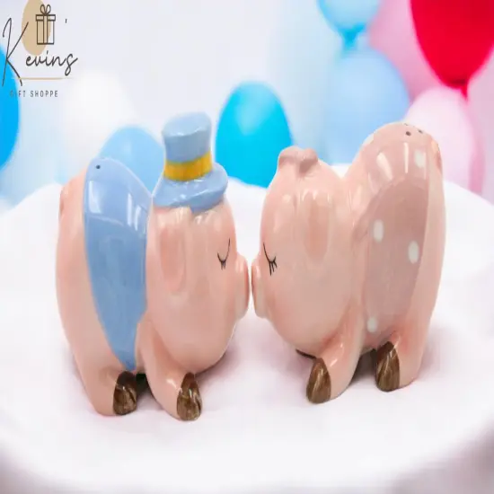 Ceramic Kissing Pigs Salt And Pepper Shakers, Home D&eacute;cor, Gift for Her, Gift for Mom, Kitchen D&eacute;cor, Dining Table D&eacute;cor, Farmhouse Decor {1}