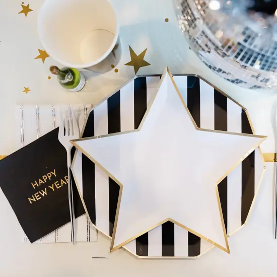 BLANC WHITE STAR SHAPED PLATES {2}