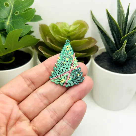 Green Filigree Christmas Tree, 40x29mm {3}