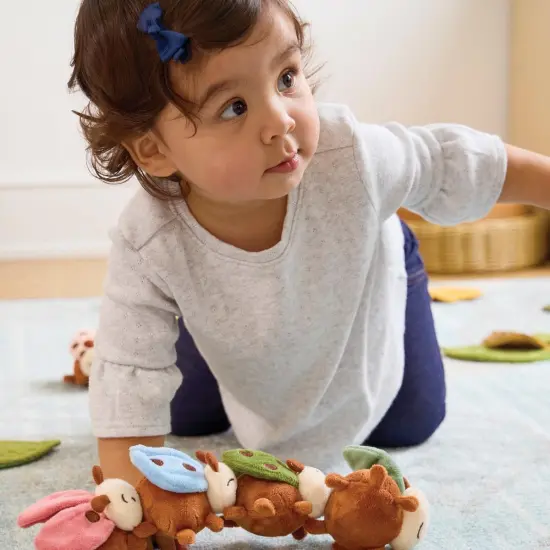 Kaplan Early Learning Company Crinkle and Texture Magnetic Ladybug Set {4}