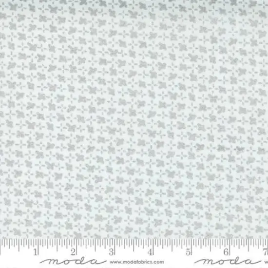Grey Stitch Whispers Metallic White Silver 44"/45" Fabric Per Yard {1}