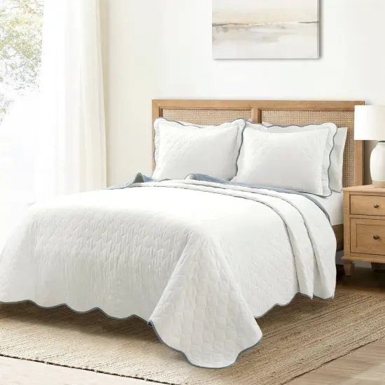 Cotton Reversible Scallop Edge Quilt Set with Shams {6}