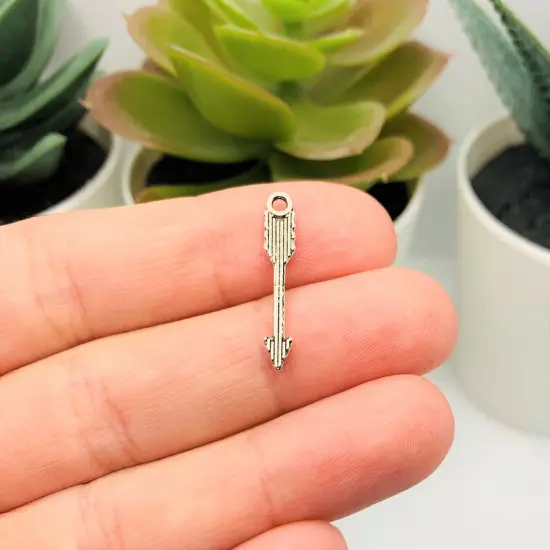Small Silver Arrow Charms, 22x4mm {3}