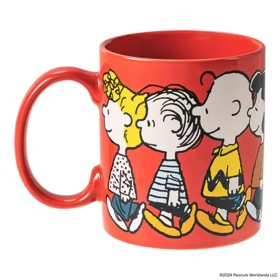 Uncanny Brands Peanuts Single Cup Coffee Maker Gift Set with 2 Mugs {5}