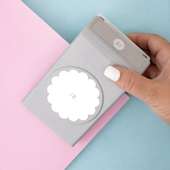 EK Large Punch-Scallop Circle 2.25" {6}