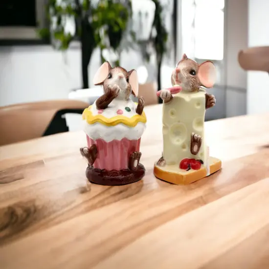 Ceramic Mice With Cheese Salt & Pepper Shakers, Home D&eacute;cor, Gift for Her, Gift for Mom, Kitchen D&eacute;cor {2}