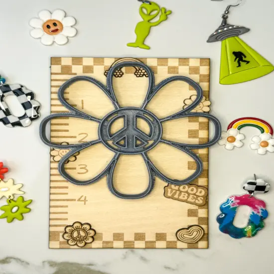 DAISY PEACE SIGN | TRINKET DISH | CLAY CUTTER {1}