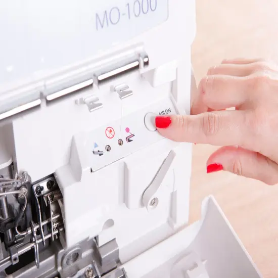 JUKI MO-1000 2/3/4 Thread Serger Machine with Air Supported Threading {4}