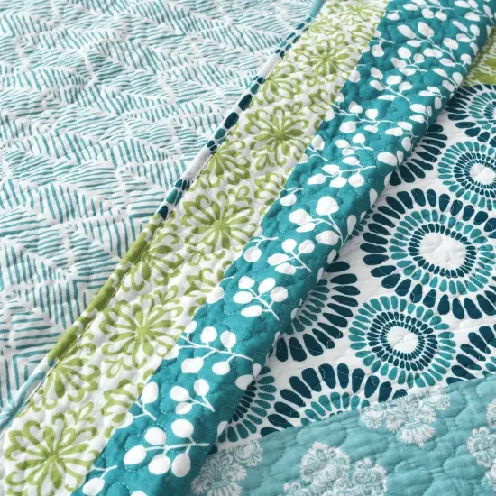 Cotton 3 Piece Reversible Blue White Green Floral Damask Quilt Set {3}