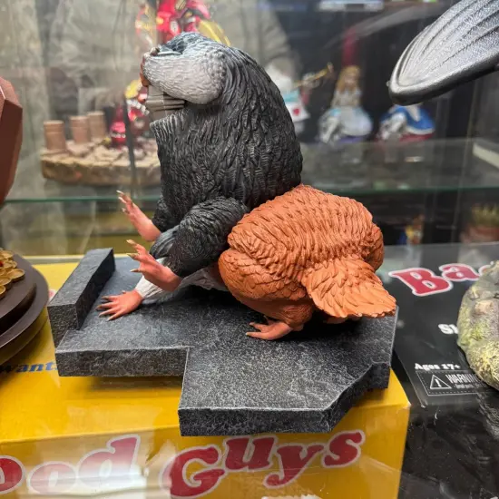 Fantastic Beasts 3 Adolescent Nifflers Life Size Statue {3}