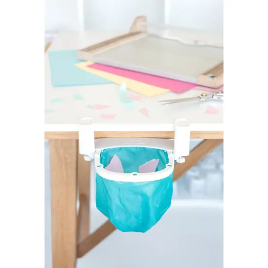 We R Desktop Dustbin {7}