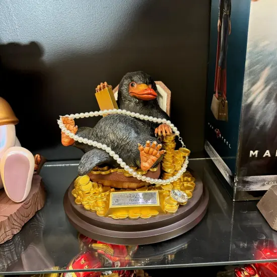 Fantastic Beasts Master Craft Teddy Niffler Table Top Statue {3}