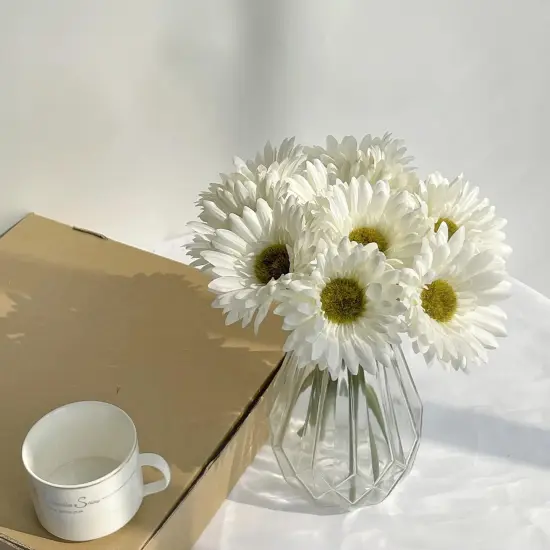16PCS White Summer Flowers Gerbera Daisy Tabletop Decor Silk Flowers Artificial Flowers Artificial Daisy Fake Flowers Bouquet for Wedding Bridal Bouquet Party Home Kitchen {3}