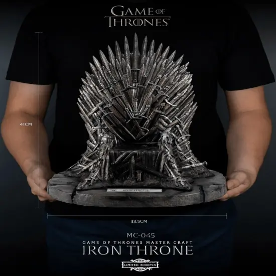 Game of Thrones Master Craft Iron Throne Table Top Statue {2}