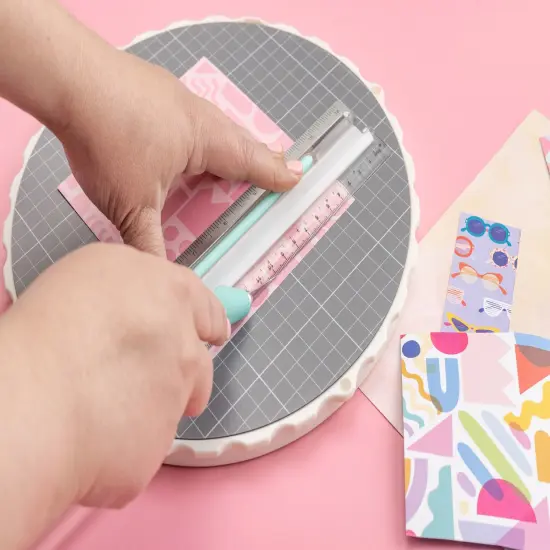 We R Rotating Platform & Cutting Mat-10" {7}