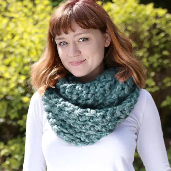 COWL KNITTING KIT: Super Soft Merino Silk Yarn + Large #19 needles + Written Pattern w/ Photo Tutorial. Gift for Knitters. Sapphire {5}