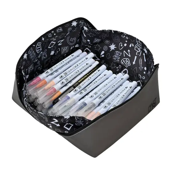 Zig&reg; Comic Set, Markers and Fineliners {4}