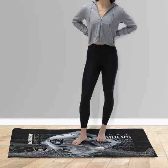 Las Vegas Raiders NFL Wavelength Washable Rug 20X32 Inches {2}