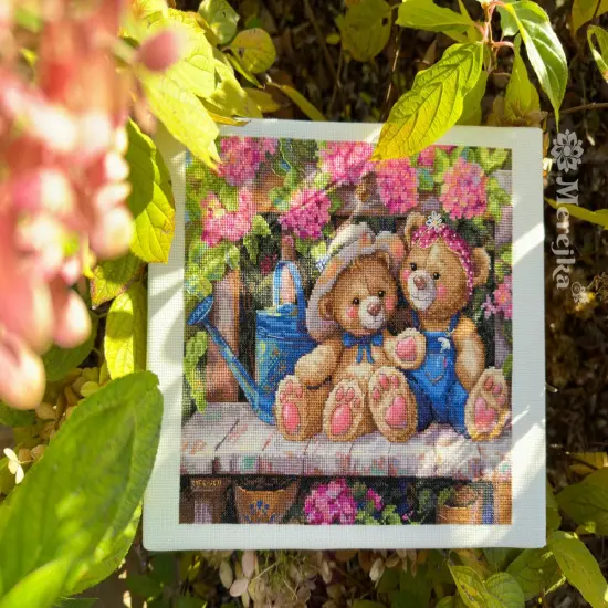 Garden Friends K-265 Counted Cross-Stitch Kit {3}