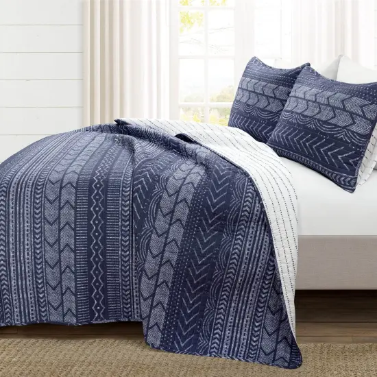 Scandinavian Chevron Navy Blue White Reversible Cotton Quilt Set {4}
