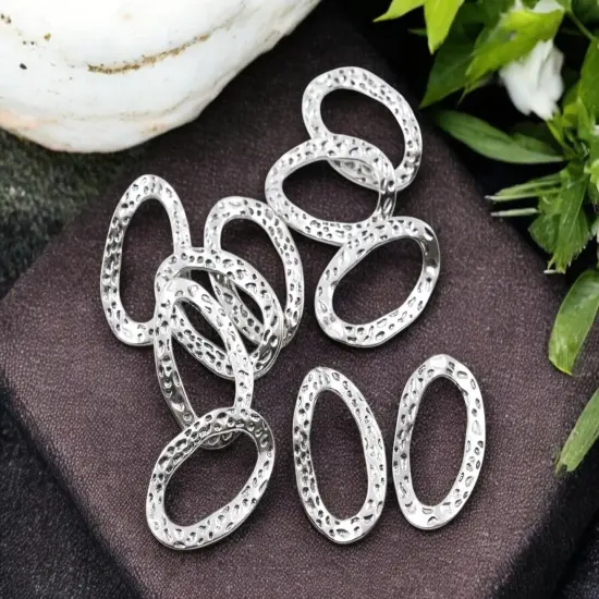 *20* 28x19mm Antique Silver Hammered Oval Wavy Links {2}