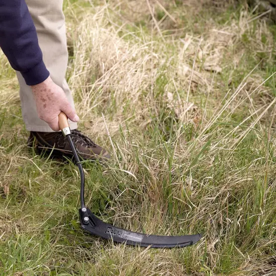 Spear & Jackson Little Giant Scythette Grass Hook, Heavy Duty Garden Tool, Sharp Curved Blade, Wooden Handle, Cut and Clear Grass Weeds and Overgrowth {5}