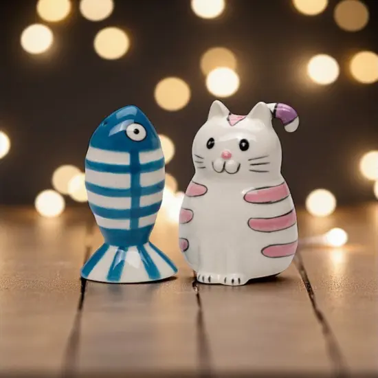 Ceramic Cat & Fish Salt and Pepper Shakers, Cat Lover Gift, Kitchen Decor, Gift for Her {1}