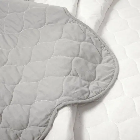 Cotton Reversible Scallop Edge Quilt Set with Shams {3}