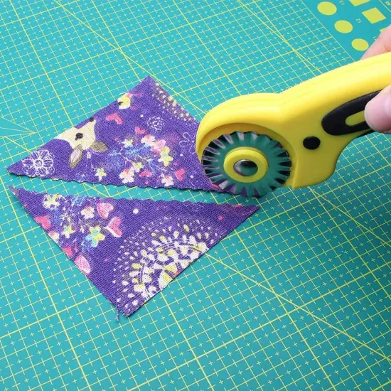 45mm Wavy Rotary Cutter 10pc Pinking Circular Refill Blades Fabric Paper Cutters Cutting Knife Patchwork Leather Sewing Tool {2}