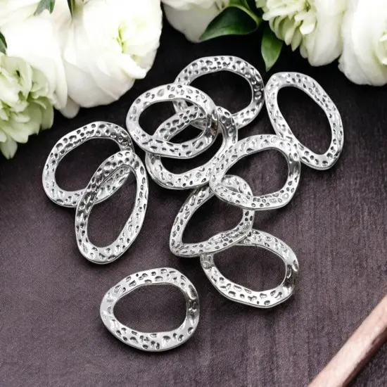 *20* 28x19mm Antique Silver Hammered Oval Wavy Links {1}