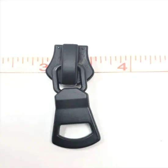 Zipper Pull &ndash; Square Glossy Metal 8MM in Dull Black {3}