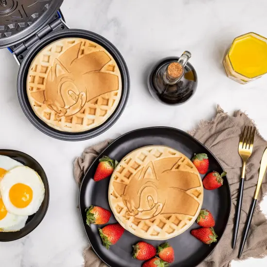 Uncanny Brands Sonic the Hedgehog Waffle Maker {2}
