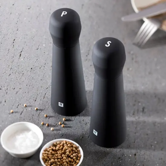 ZWILLING Spices Salt Grinder, Black {3}