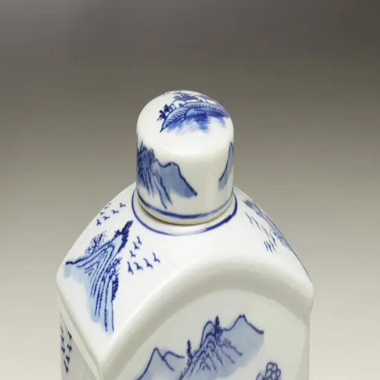 AA Importing 59788 Blue And White Square Jar With Lid {4}