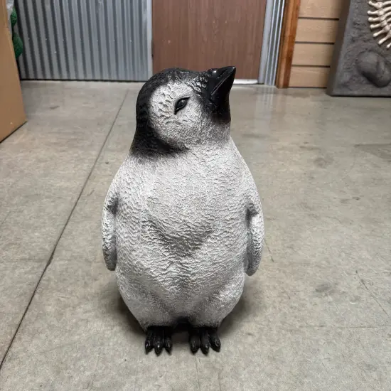 Baby Penguin Statue {4}