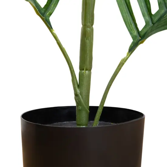 Northlight Potted Artificial Areca Palm Plant - 23.5" Green {7}
