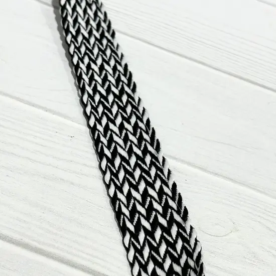 Black and White Herringbone 1&rdquo; Webbing {3}