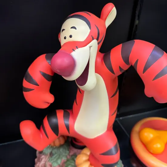 Winnie the Pooh Master Craft Tigger Table Top Statue {4}