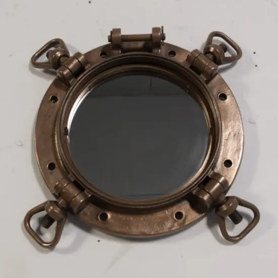Mirror Porthole Life Size Statue {5}